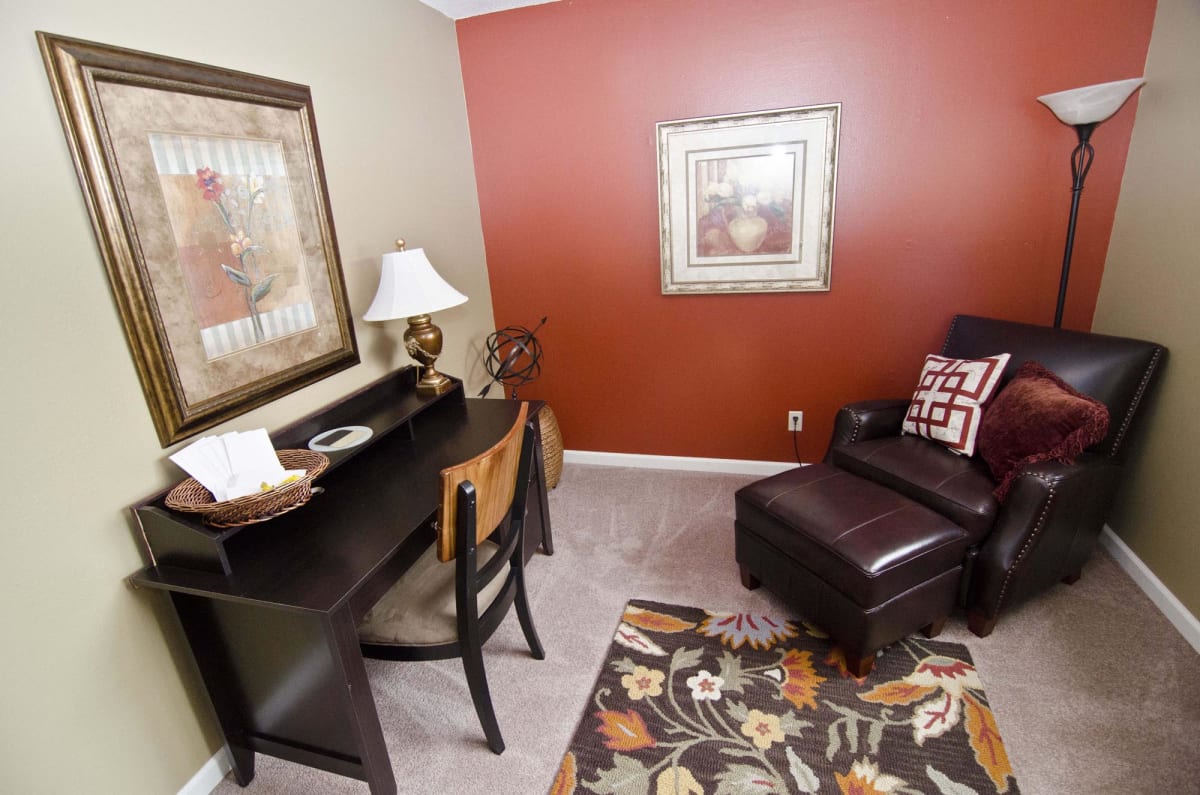 Photos and Video of Knob Hill Apartments in Okemos, MI